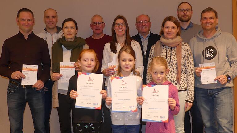 Übergabe der Sportabzeichen und Kinderturnabzeichen 2022 beim TuS Großrinderfeld.