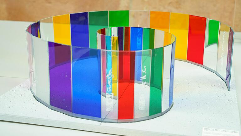 Der Entwurf mit dem Titel '9' des Künstlers Stephan Quappe Steffen aus Trier. Der Entwurf mit dem Titel '9' des Künstlers Stephan Quappe Steffen aus Trier. 