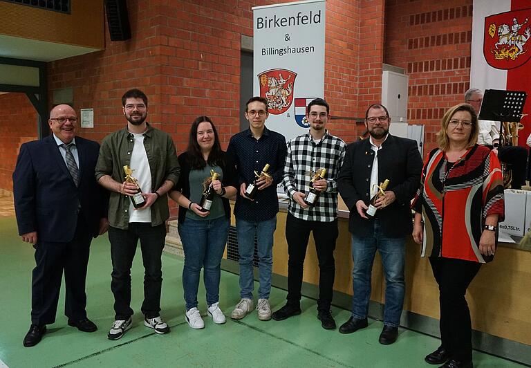 Für ihre sportlichen Erfolge ehrte die Gemeinde Birkenfeld beim Neujahrsempfang die Schützen des Schützen-Clubs. Für ihre sportlichen Erfolge ehrte die Gemeinde Birkenfeld beim Neujahrsempfang die Schützen des Schützen-Clubs.