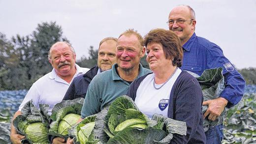 Die Macher des Krautfestes in Unterpleichfeld: (von links) Manfred Straub, Thomas Kess, Biobauer Lothar Wild als Sauerkrautlieferant, Christl Straub und Burkard Kamm.