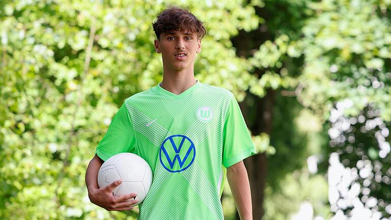 Er wechselt von den Würzburger Kickers zum VfL Wolfsburg: das 14-jährige Fußball-Talent Alessandro Crimaldi aus Giebelstadt