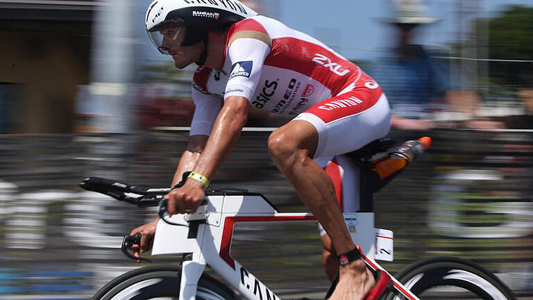 Jan Frodeno       -  Jan Frodeno war beim Wechsel aufs Fahrrad dritter. Foto: Bruce Omori