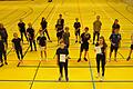 Das Matthias-Grünewald-Gymnasium hat an der Schulsportaktion des Deutschen Badminton-Verbandes teilgenommen. Das Bild zeigt die Klasse 9c mit Sportlehrerin Claudia Schöninger (hinten links) und den beiden Siegern Kai-Moritz Lochner und Amelie Höpfl (vorne).