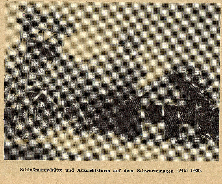 Den Aussichtsturm neben der Schloßmann-Hütte zeigt diese Aufnahme aus dem Beitrag von Philipp Schönmüller, Heimatland Oktober 1957, Nr. 10: 'Lohr und die Juden'.