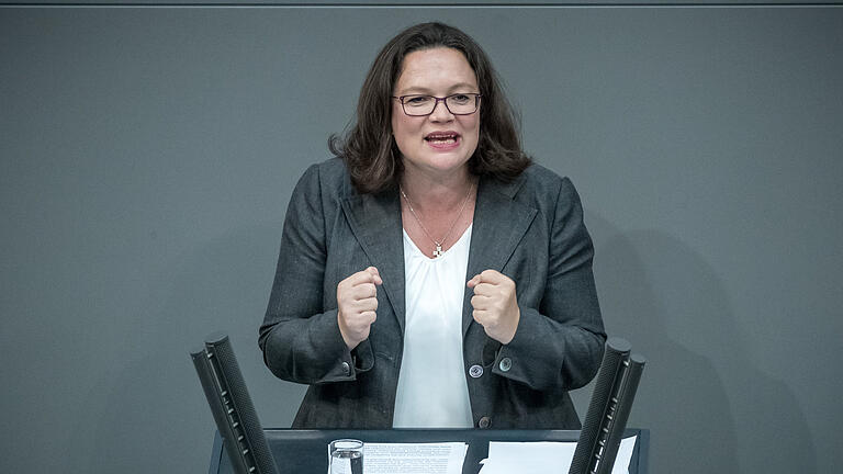 Unterfranken-SPD kritisiert Nahles und Seehofer       -  SPD-Chefin Andrea Nahles trug die Maaßen-Entscheidung mit. Die eigene Partei reagiert mit heftiger Kritik.