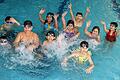 Schwimmkurse für Kinder werden weiterhin vom Kreis Rhön-Grabfeld gefördert. Hier ein Foto mit Flüchtlingskindern aus dem&nbsp; Jahr 2016.