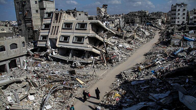 Nahostkonflikt - Dschabalia - Die israelische Armee hatte am 6. Oktober eine erneute Bodenoffensive im Norden des Gazastreifens gegen die islamistische Hamas gestartet. Nahostkonflikt - Dschabalia - Die israelische Armee hatte am 6. Oktober eine erneute Bodenoffensive im Norden des Gazastreifens gegen die islamistische Hamas gestartet.