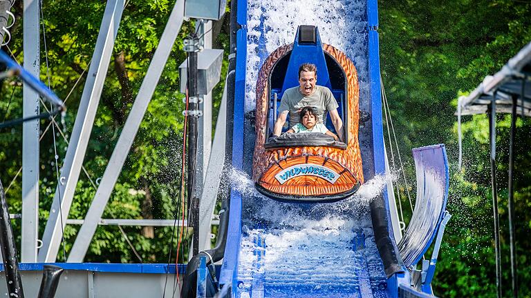 Für große Fahrgeschäfte wie Wasser- und Achterbahnen wird das Geschäft durch die gestiegenen Transport- und Personalkosten schwieriger. Oft rechnen sich für sie nur noch die großen Volksfeste.