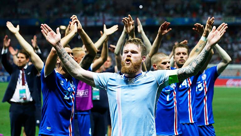 EURO 2016 - Nationalmannschaft Island - Island jubelt, England trauert nach dem EM-Achtelfinale 2018. EURO 2016 - Nationalmannschaft Island - Island jubelt, England trauert nach dem EM-Achtelfinale 2018.