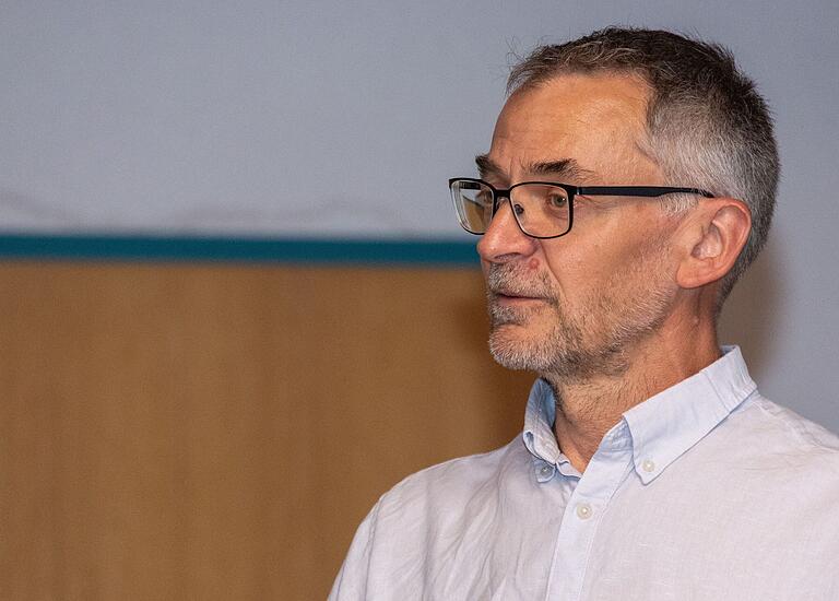 Markus Tarasconi erklärte den Teilnehmerinnen und Teilnehmern der Veranstaltung die verschiedenen Messmethoden. Markus Tarasconi erklärte den Teilnehmerinnen und Teilnehmern der Veranstaltung die verschiedenen Messmethoden. 