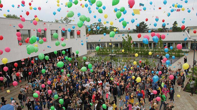 2019 wurde der Abschluss des Umbaus an der Grund- und Mittelschule in der Kitzinger Siedlung groß gefeiert.