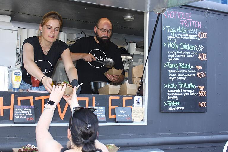 Auch mit eigenen Foodtrucks ist die Marke von Markus Schubertrügmer auf vielen Events präsent. Auch mit eigenen Foodtrucks ist die Marke von Markus Schubertrügmer auf vielen Events präsent. 