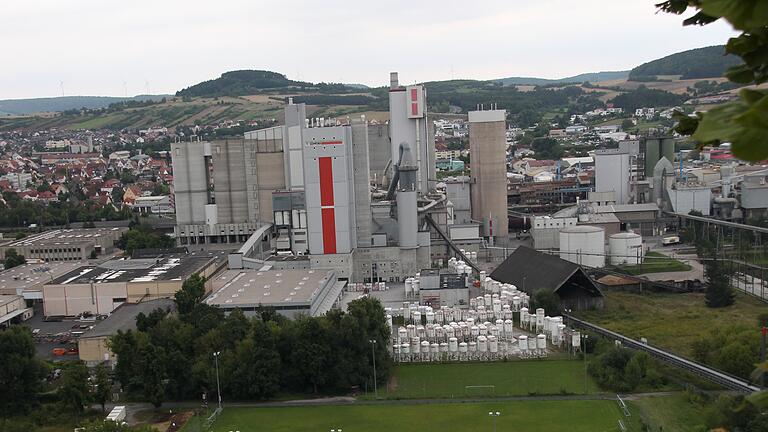 Im Zementwerk von Schwenk in Karlstadt (Lkr. Main-Spessart) derzeit keine Abscheideanlage geplant. Geforscht wird dazu an einem anderen Standort des Unternehmens. Im Zementwerk von Schwenk in Karlstadt (Lkr. Main-Spessart) derzeit keine Abscheideanlage geplant. Geforscht wird dazu an einem anderen Standort des Unternehmens.