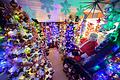 Familie schmückt Haus mit 600 Weihnachtsbäumen       -  Hunderte Weihnachtsbäume finden in einem Haus in Niedersachsen Platz (Archivbild).