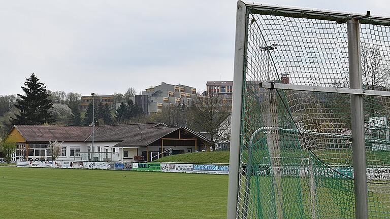 Hängt das Tor zukünftig dauerhaft am Haken oder wird beim VfL Sportfreunde Bad Neustadt in der kommenden Saison noch Fußball gespielt? Diese Frage ist noch nicht beantwortet.