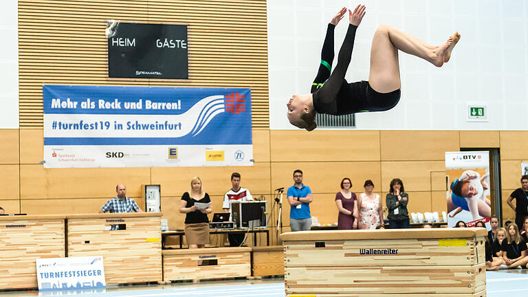 Anand Anders       -  Impressionen von der Show der Besten beim Landesturnfest in der Halle des Alexander-von-Hunboldt-Gymnasiums.