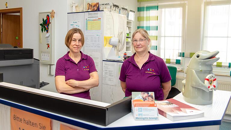 Dr. Anja Hauth (links) und Dr. Monika Freiwald-Tries leiten gemeinsam eine Kinder- und Jugendarztpraxis in Schonungen.