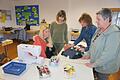 Nähen gehört zu den praktischen Unterrichtsfächern an der Hauswirtsschafsschule. Im Bild von links: Tatjana Lörzer, Petra Illner, Monika Knauer und Heike Tischler.       -  Nähen gehört zu den praktischen Unterrichtsfächern an der Hauswirtsschafsschule. Im Bild von links: Tatjana Lörzer, Petra Illner, Monika Knauer und Heike Tischler.