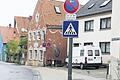 Etwashausen, Kronenkreuzung, Schwarzacher Straße: In dem Bereich des Halteverbots macht ein Anlieger Jagd auf Falschparker. Er fühl sich durch die Autos behindert, weil sie die Einfahrt auf sein Grundstück behindern. Stadträte dagegen finden das Vorgehen unmöglich, wollen das Halteverbot aufheben und dem Anlieger damit die Grundlage für die Anzeigen entziehen.