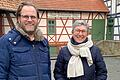 Für das Gasthaus 'Zum Schwarzen Adler' im Fränkischen Freilandmuseum Fladungen wird ein neuer Pächter gesucht. Museumsleiterin Ariane Weidlich und Xaver Weydringer von der Rother Bräu hoffen, dass zum Saisonstart im Museum auch wieder Leben in den Gasthof einzieht.