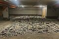 Bei der Betonsanierung des Lohrer Altstadtparkhauses fallen große Materialmengen an. So sieht es aktuell in der Tiefgarage aus.&nbsp;