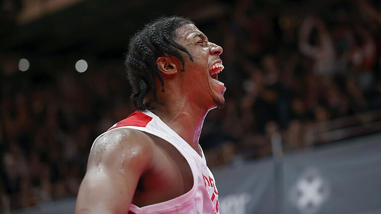 Pure Erleichterung! Würzburgs Desi Rodriguez nach dem Sieg seines Teams über Basketball-Bundesligist Gießen.