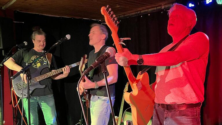 Die Band 'Die Steine' im Kulturtreff Mittelsinn.