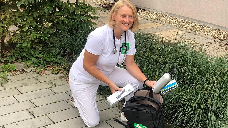 Ann-Katrin Palmetshofer aus Würzburg ist Ärztin und fliegt in den kommenden Tagen für sechs Wochen auf die Philippinen, um medizinische Hilfe zu leisten – ehrenamtlich. Ann-Katrin Palmetshofer aus Würzburg ist Ärztin und fliegt in den kommenden Tagen für sechs Wochen auf die Philippinen, um medizinische Hilfe zu leisten – ehrenamtlich.