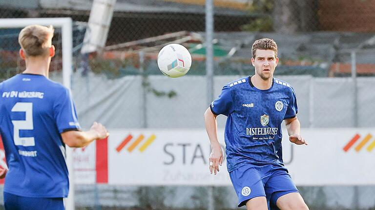 Hendrik Hansen (rechts) soll beim FV 04 Würzburg defensive Stabilität bringen. Ob er am Samstag spielen kann, ist noch fraglich. Hendrik Hansen (rechts) soll beim FV 04 Würzburg defensive Stabilität bringen. Ob er am Samstag spielen kann, ist noch fraglich.