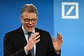 Christian Sewing       -  Deutsche-Bank-Chef Christian Sewing fordert mit den Vorstandschefs von Siemens und Mercedes-Benz eine Wende in der Wirtschaftspolitik (Archivbild)