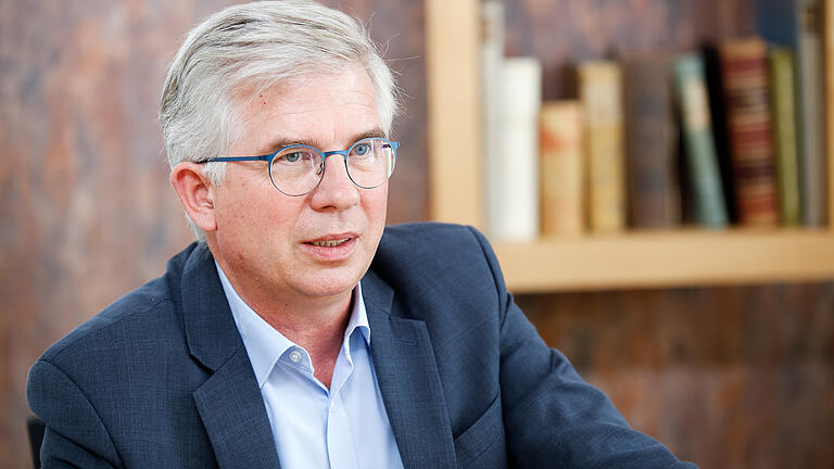 Der Würzburger Bundestagsabgeordnete Andrew Ullmann ist Obmann der FDP im Gesundheitsausschuss. Als Professor der Virologie ist der Politiker gerade in Corona-Zeiten ein gefragter Gesprächspartner.