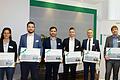 Gewinner des Innovation Award der Schaeffler FAG Stiftung (v.l.): Dr.-Ing. Heike Sonnenberg (Innovation Award 2023), Dr.-Ing. Jonas Heinzel (Innovation Award 2023), M.Eng. Wilhelm Michel (Innovation Award 2023), M.Eng. Sebastian Gielinger (Innovation Award 2023), Dr.-Ing. Tim Weikert (Innovation Award 2023) und Dr.-Ing. Simon Raphael Merz (Innovation Award 2023).