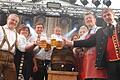 Beim Festbieranstich 2019 konnte noch niemand ahnen, dass das Bratwurstfest drei Jahre lang ausfallen muss. Heuer soll wieder alles – fast – so werden wie früher.&nbsp;