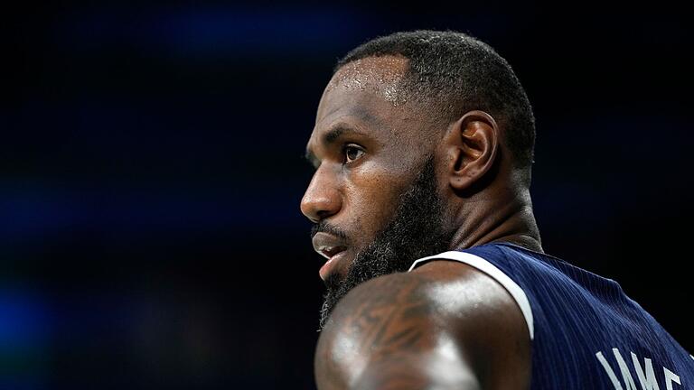 Paris 2024 - Basketball       -  LeBron James zeigte gleich zum Olympia-Auftakt sein Ausnahmekönnen.