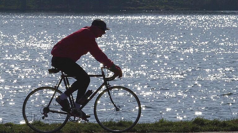 gardasee rennrad urlaub.jpg       -  Der Gardasee bietet viele schöne Routen für die Fahrt mit dem Rennrad.