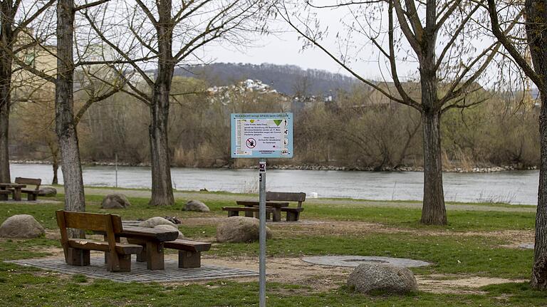 Leere am Mainufer: Die Bürger hielten sich am Samstag an die Ausgangsbeschränkungen. Leere am Mainufer: Die Bürger hielten sich am Samstag an die Ausgangsbeschränkungen.