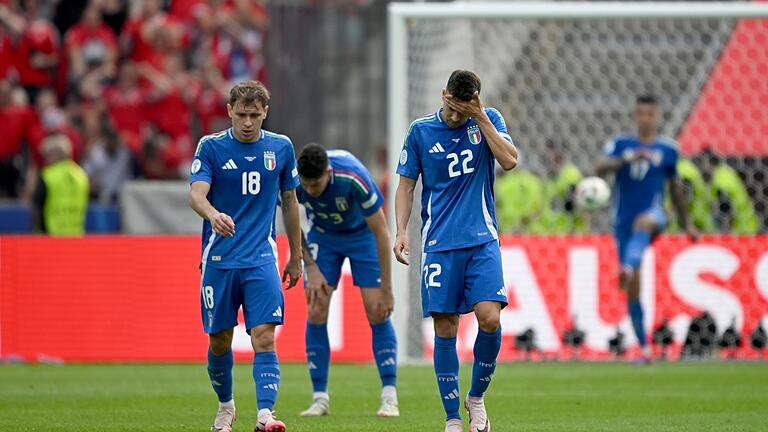 Unterlegen - Die Italiener spielten schwach und schieden aus. Unterlegen - Die Italiener spielten schwach und schieden aus.