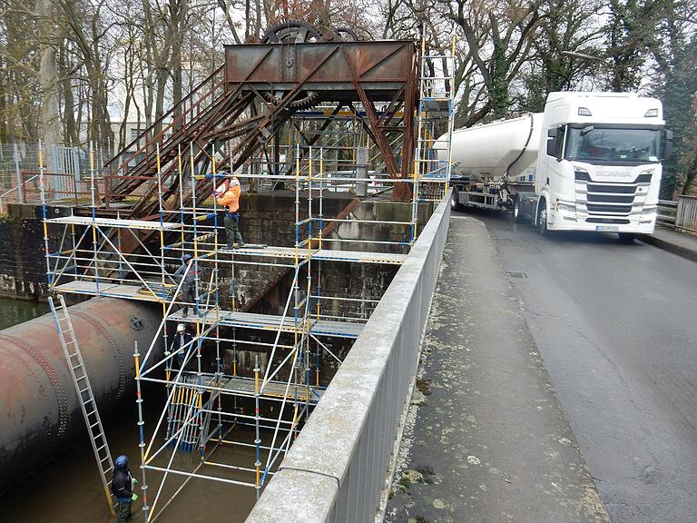 Die komplette Technik des Grundablasses wird ausgebaut und saniert.