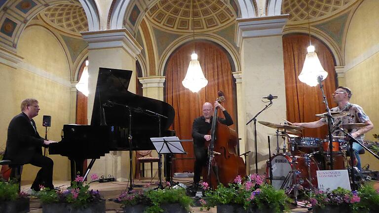 IIro Rantala, Dan Berglund und Anton Eger.  Foto: Gerhild Ahnert       -  IIro Rantala, Dan Berglund und Anton Eger.  Foto: Gerhild Ahnert