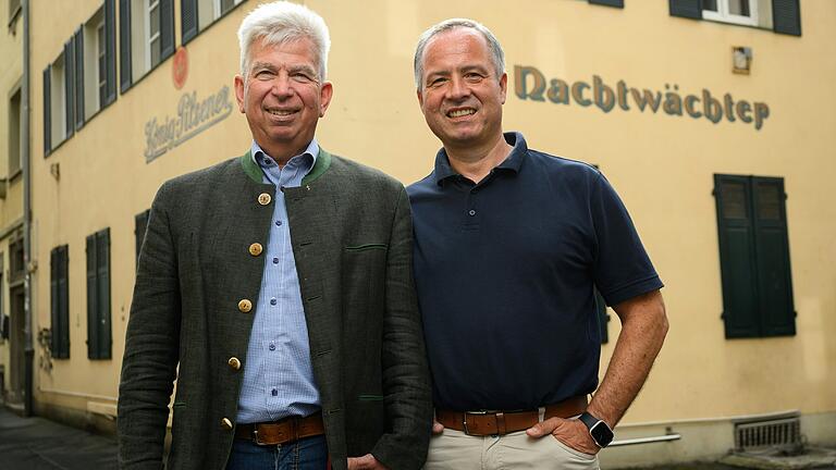 Jörg Haupt (rechts) mit seinem Geschäftspartner Martin Zänker vor dem Nachtwächter in Würzburg. Jörg Haupt (rechts) mit seinem Geschäftspartner Martin Zänker vor dem Nachtwächter in Würzburg.
