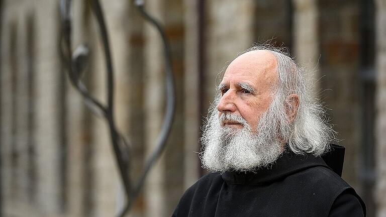 Pater Anselm Grün: &bdquo;Wenn wir nur gelähmt auf das Leid der Menschen in der Ukraine reagieren, helfen wir niemandem &ndash; und wir schaden uns selbst.&ldquo;FOTO Thomas Obermeier