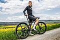 Fast jeden Tag ist Alex Bregenzer draußen auf der Piste. Am liebsten trainiert der Profi aus Zellingen (Lkr. Main-Spessart) auf einer Route beim Erlabrunner Käppele im Landkreis Würzburg.