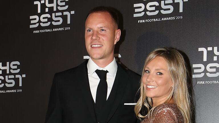 Fußball-Torhüter ter Stegen und Ehefrau Daniela Jehle - Torhüter Marc-André ter Stegen wehrt sich gegen Meldungen über seine Frau. Fußball-Torhüter ter Stegen und Ehefrau Daniela Jehle - Torhüter Marc-André ter Stegen wehrt sich gegen Meldungen über seine Frau.