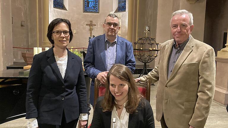 Pfarrerin Jacqueline Barraud-Volk (von links), Jörg Wöltche, Katharina Försch und Sigismund von Dobschütz widmeten sich Oskar Panizza.       -  Pfarrerin Jacqueline Barraud-Volk (von links), Jörg Wöltche, Katharina Försch und Sigismund von Dobschütz widmeten sich Oskar Panizza.