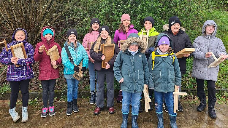 Die Klapperkinder von Hafenlohr: Carla, Hannah, Lea, Lina, Sophie, Sophia, Leo, Max, Annika, Fabienne und Leonie. Nicht auf dem Bild: Leopold, Konstantin, Julius, Anton, Kilian, Klara, Jana und Constantin.