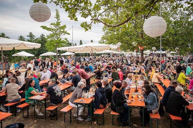 Auch heuer wird das Kitzinger Promenadenweinfest wieder tausende Besucher anziehen. Auch heuer wird das Kitzinger Promenadenweinfest wieder tausende Besucher anziehen.