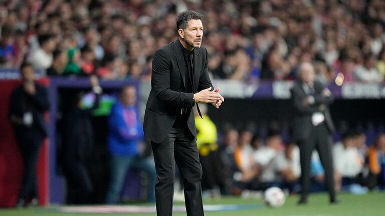 Diego Simeone       -  Atléticos Trainer Diego Simeone stichelt gegen seinen ehemaligen Torwart.