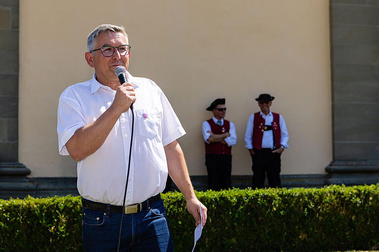 Premiere für den neuen Rathauschef: Bürgermeister Jörg Kümmel eröffnete das Sander Weinfest