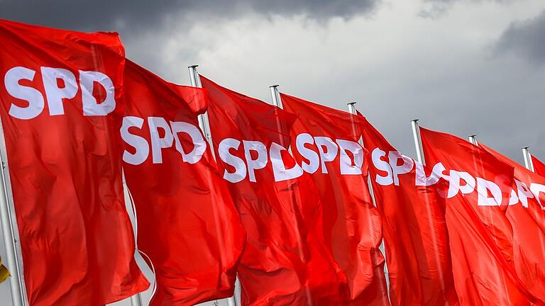 SPD-Fahnen