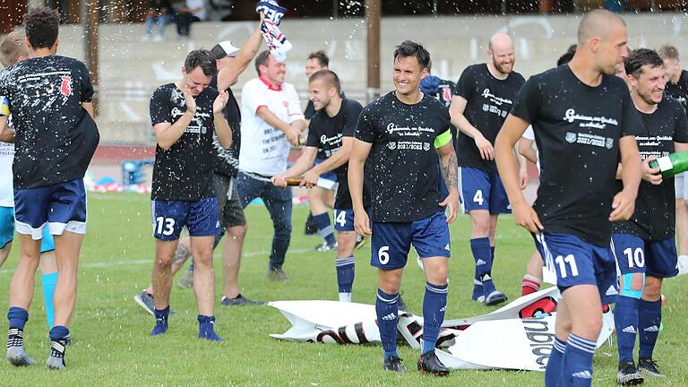 Ausgelassener Jubel im Rapid-Stadion: Erstmals spielt der SV Ebelsbach auf Bezirksebene. Und das soll keine Eintagsfliege bleiben.